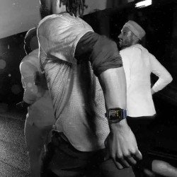 Apple Watch Ultra 2 - GPS + Cellulaire - Titane Noir 49 mm - Alpine Vert - Garantie 1 An